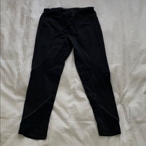 Zella Workout Capris - Black with mesh - Size XS